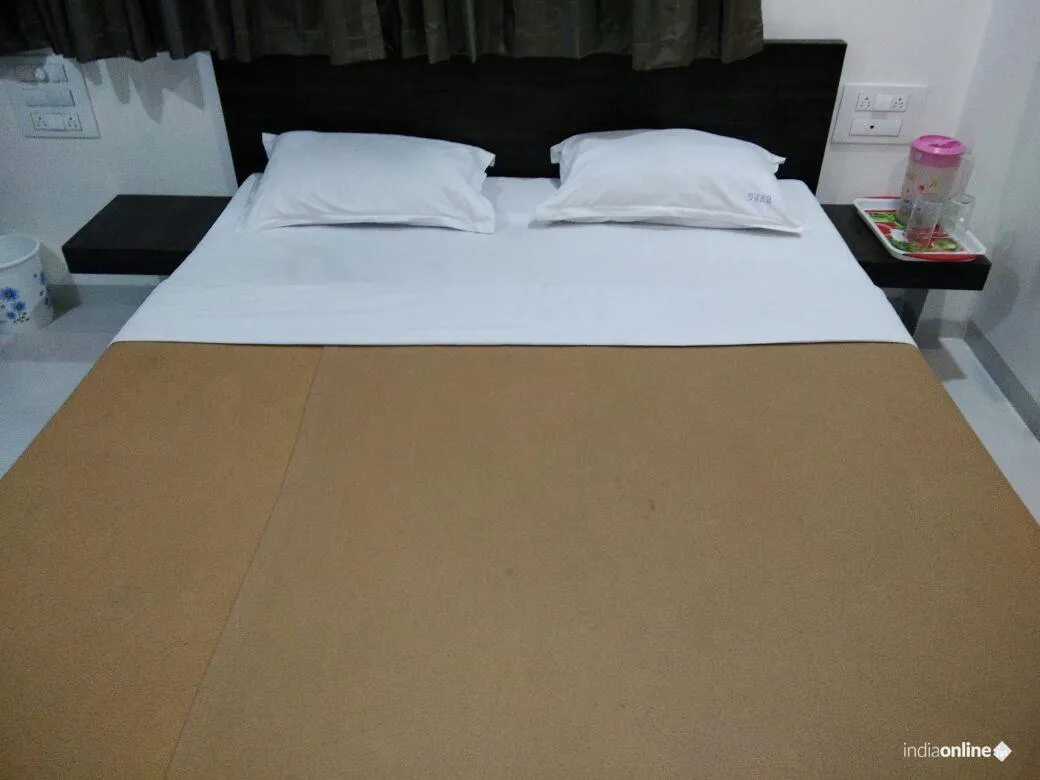 Hotel Vishnupriya Grand