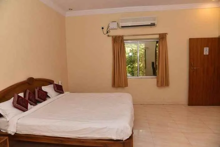 Royal Jungle Retreat Royal Jungle Retreat