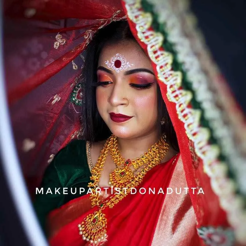 Makeup Artist Dona Dutta