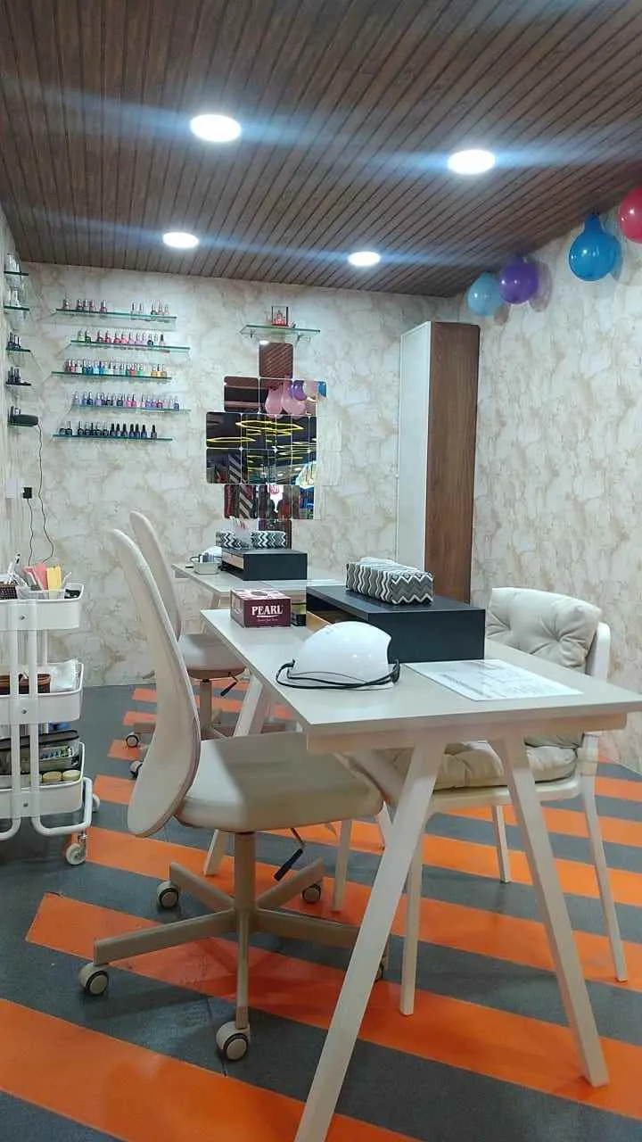 Gloriant Nail Studio