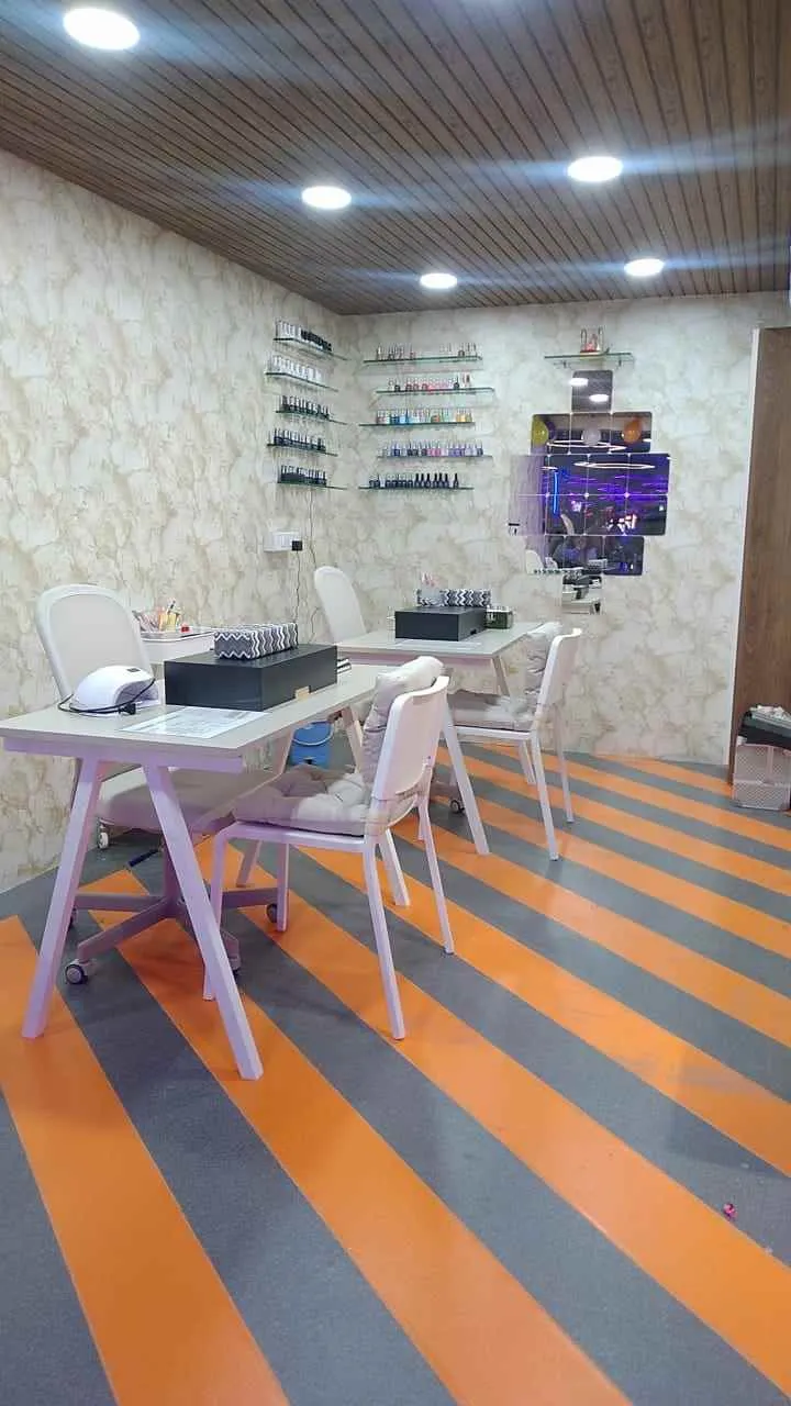 Gloriant Nail Studio