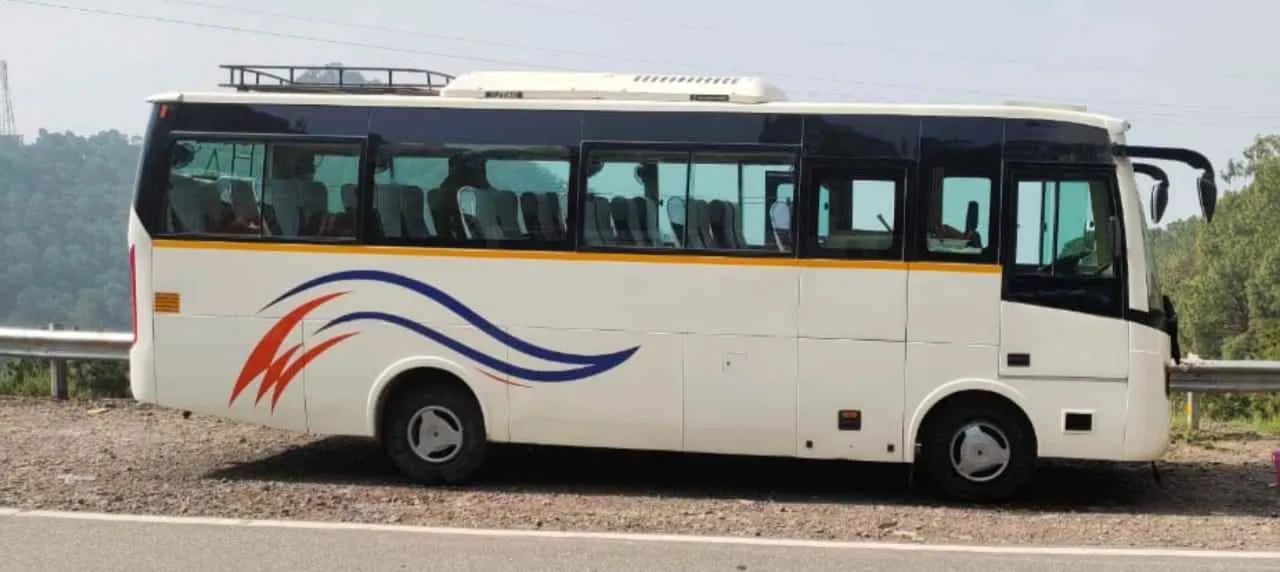 27 seater coach 