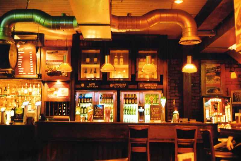 स्ट्रोक्स - लखनऊ भारत में बीयर कैफे