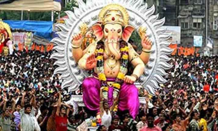 सितंबर में गणेश चतुर्थी उत्सव भारत में छुट्टियां मनाने के स्थल
