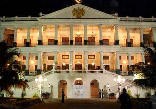 भारत के प्रसिद्ध स्मारक और किले