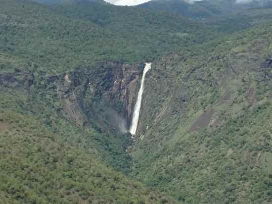 थलाययार झरना,कोडाईकनाल तमिलनाड़ू के ट्रेकिंग स्थल