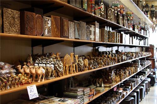 Karama Street Street Shopping in Dubai