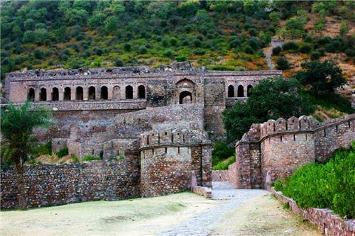 Top 10 Bizarre Locations In India