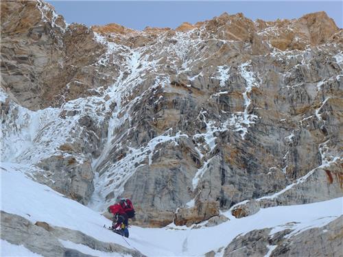 Mountain climbing in Kamet