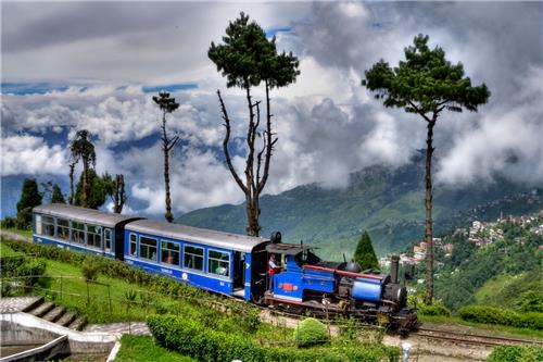 darjeeling as a cheap holiday destination in India